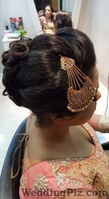 Juned Shaikh Hairstylist Makeup Artists weddingplz