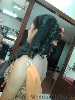 Salochna Beauty World Makeup Artists weddingplz