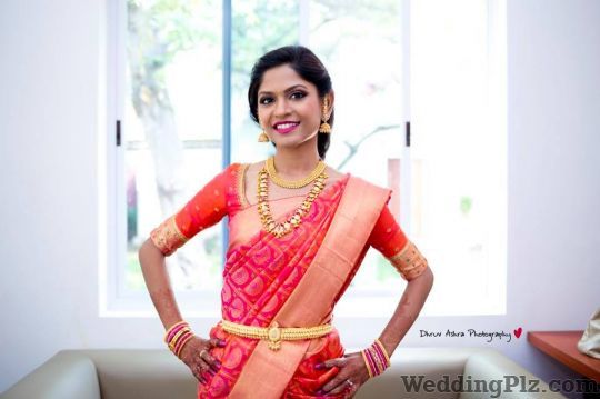 MakeUp and Hair by Gayatri Makeup Artists weddingplz