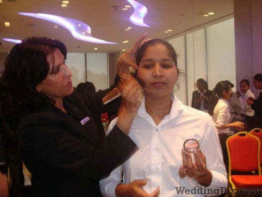 Disha 4 U Makeup Artists weddingplz