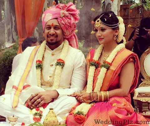 Parul Makeup Artist Makeup Artists weddingplz