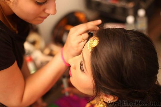 Parul Makeup Artist Makeup Artists weddingplz
