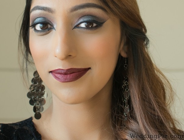 MakeUp Might by Shipra Acharya Makeup Artists weddingplz