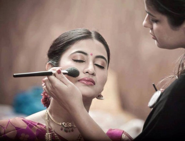 The Signature Designer Makeovers Makeup Artists weddingplz