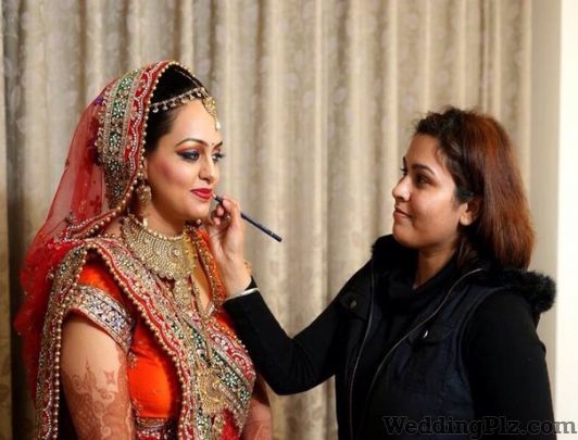 The Signature Designer Makeovers Makeup Artists weddingplz