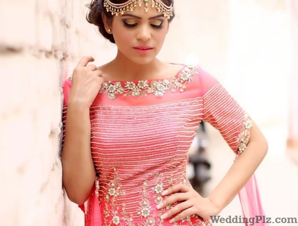 Makeover by Manleen Puri Makeup Artists weddingplz