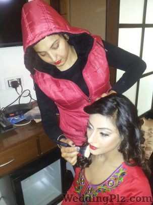 Pari Beauty Spot Makeup Artists weddingplz