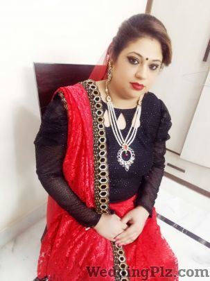 Harmeet Kaur Makeovers Makeup Artists weddingplz