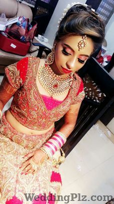 Harmeet Kaur Makeovers Makeup Artists weddingplz