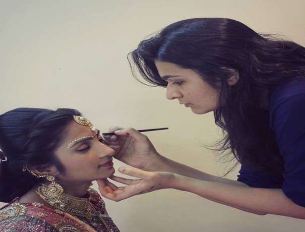 Kanchi Dodhia Makeup and Hair Artist Makeup Artists weddingplz
