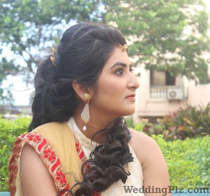 Kanchi Dodhia Makeup and Hair Artist Makeup Artists weddingplz