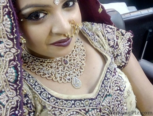 Parivartan The Beauty Expert Makeup Artists weddingplz