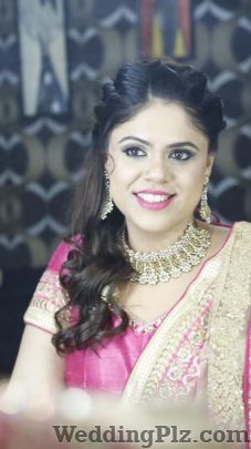 Aarti Makker Makeup Artist Makeup Artists weddingplz