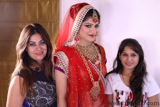 Aarti Makker Makeup Artist Makeup Artists weddingplz