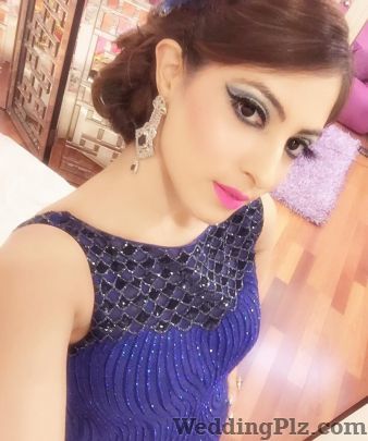 Kitty Dhupar Makeup Artist Makeup Artists weddingplz