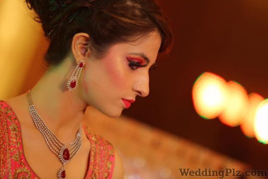 Kitty Dhupar Makeup Artist Makeup Artists weddingplz