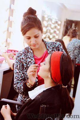 Gunjan Singh Makeovers Makeup Artists weddingplz