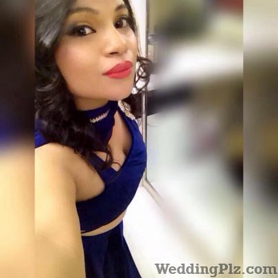 Meenakshi Ahuja Makeover Studio Makeup Artists weddingplz