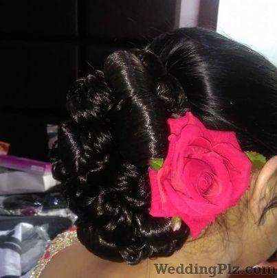 Meenakshi Ahuja Makeover Studio Makeup Artists weddingplz