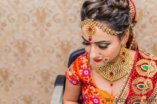 Makemeup Unisex Salon and Makeup Studio by Geeta Kapoor Makeup Artists weddingplz