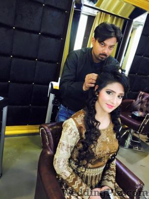 Suraj Moriya Hair Stylist Makeup Artists weddingplz