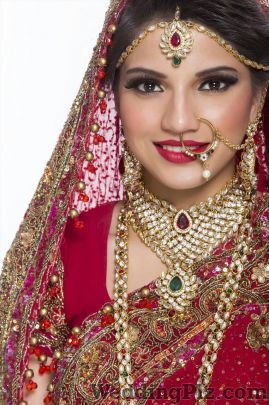 Mohsina Tufail Makeup Artists weddingplz