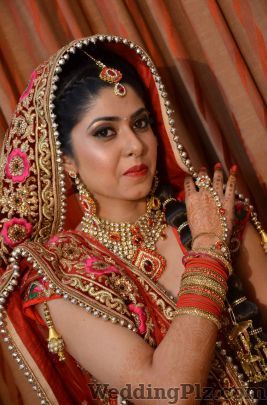 The Signature Designer Makeovers Makeup Artists weddingplz