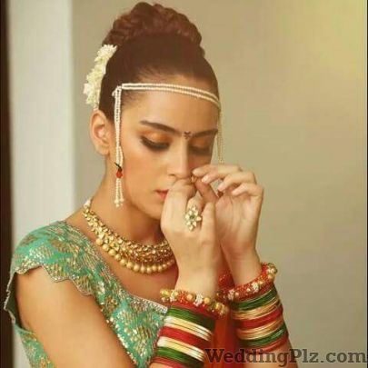 The Signature Designer Makeovers Makeup Artists weddingplz