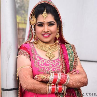 The Signature Designer Makeovers Makeup Artists weddingplz