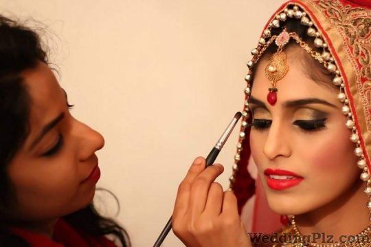 Makeover Studio India Makeup Artists weddingplz