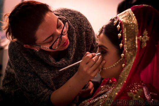Nupur Makeup Artist Makeup Artists weddingplz