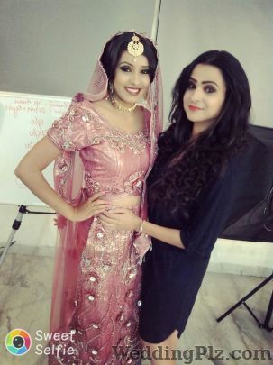 Supria Arora Makeovers Makeup Artists weddingplz
