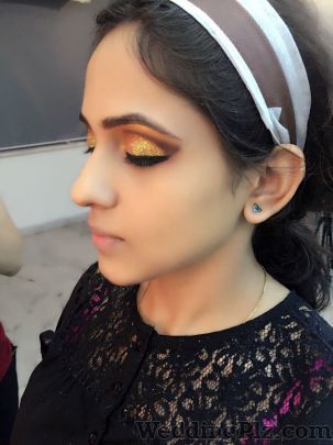 Supria Arora Makeovers Makeup Artists weddingplz