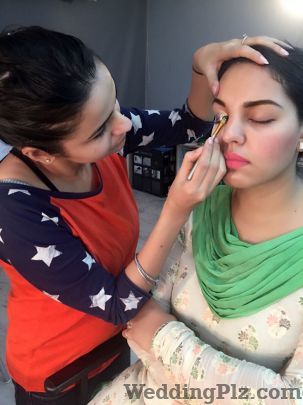 Supria Arora Makeovers Makeup Artists weddingplz