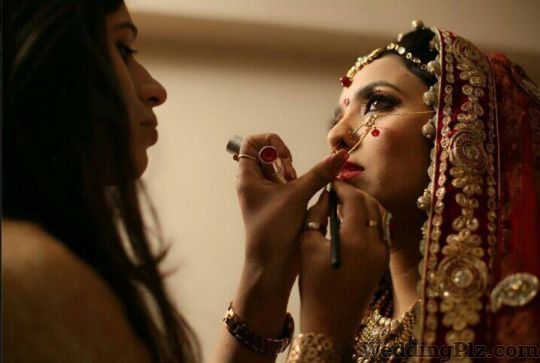 Makeovers By Aanchal Arora Makeup Artists weddingplz