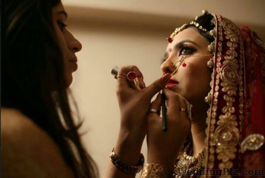 Makeovers By Aanchal Arora Makeup Artists weddingplz
