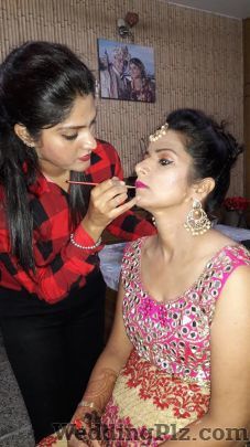 Gagz Brar Makeovers Makeup Artists weddingplz