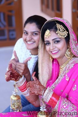 Gagz Brar Makeovers Makeup Artists weddingplz