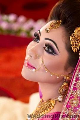 Gagz Brar Makeovers Makeup Artists weddingplz