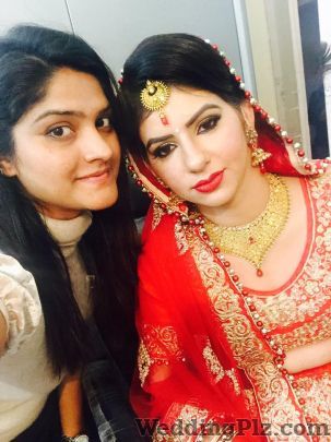 Gagz Brar Makeovers Makeup Artists weddingplz