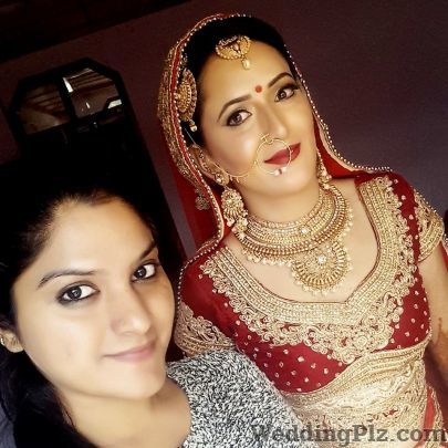 Gagz Brar Makeovers Makeup Artists weddingplz