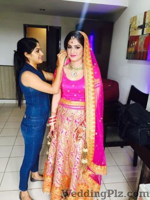 Gagz Brar Makeovers Makeup Artists weddingplz