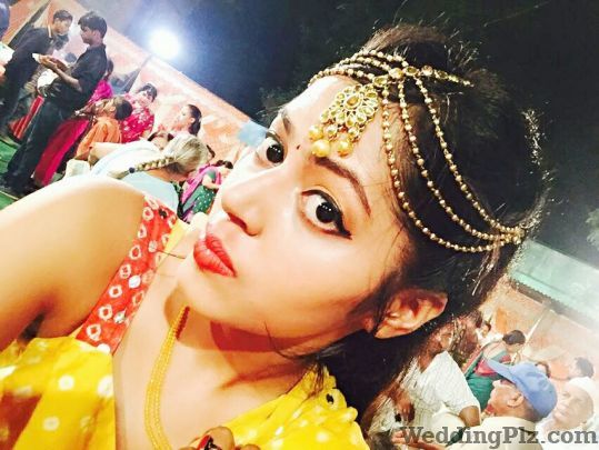 Inaya Makeovers By Neha Gupta Makeup Artists weddingplz