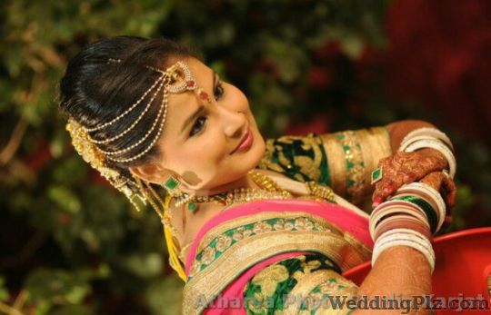 Ashwini Deshmukh Makeup Artists Makeup Artists weddingplz