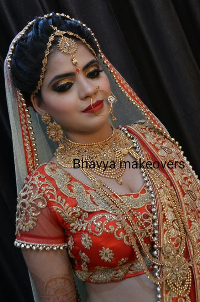 Professional Makeup Artist Bhavya Makeup Artists weddingplz