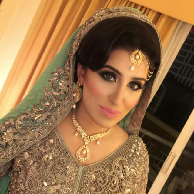 Glowup Makeup Artists weddingplz