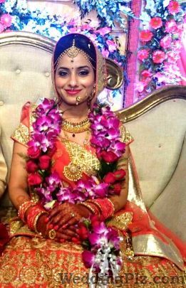 Look Good by Devika Makeup Artists weddingplz