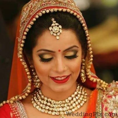 Vandana Makeover Makeup Artists weddingplz