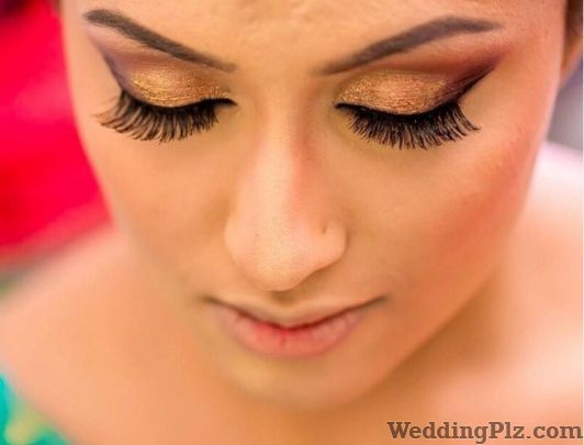 Get Gorgeous With Ridhi Makeup Artists weddingplz