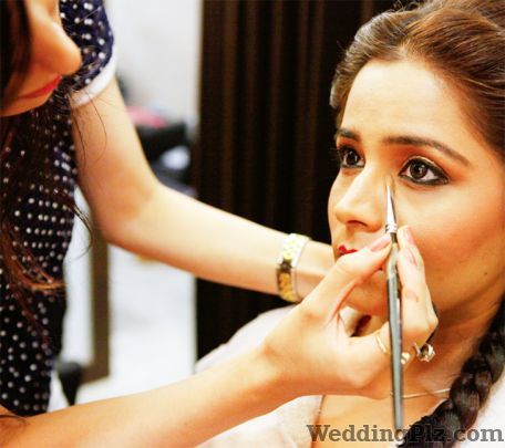 Simranns Salon Makeup Artists weddingplz